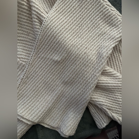 Cupcakes & Cashmere Cropped Knit Sweater - Picture 5 of 8